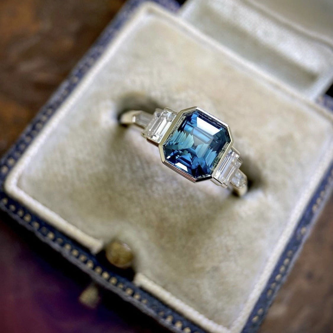 Electroplated Inlaid Sapphire Zircon Engagement Ring