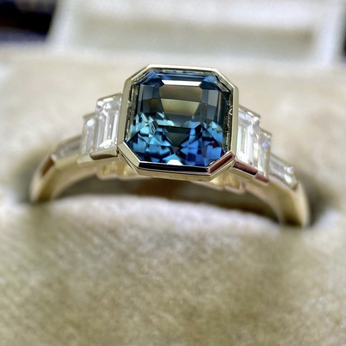 Electroplated Inlaid Sapphire Zircon Engagement Ring